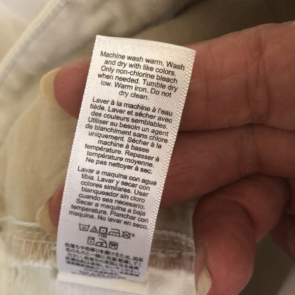 GAP Cuffed Shorts Size 4. White. GUC - Picture 6 of 6